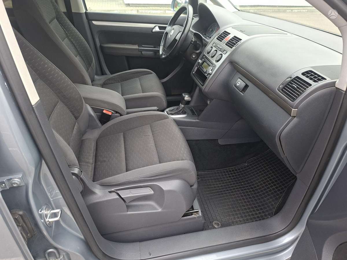 Volkswagen Touran 2007 — двигун 1968 cm³, 140 HP (103kW)