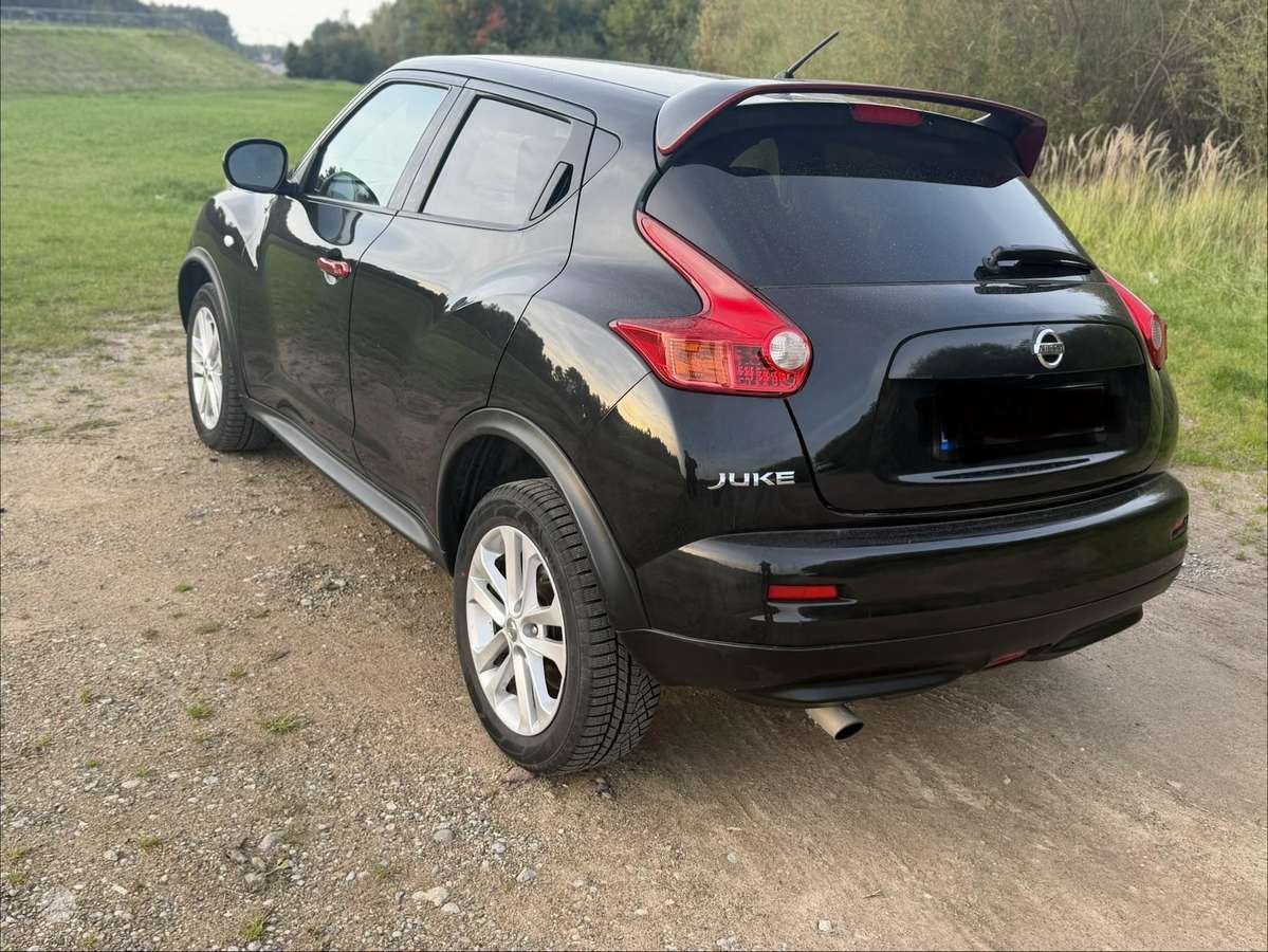 Nissan Juke 2011 — двигун 1618 cm³, 190 HP (140kW)