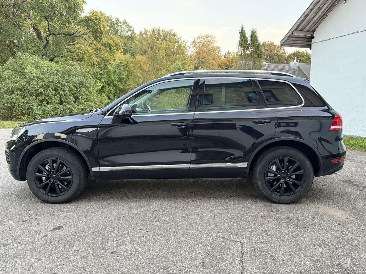 Volkswagen Touareg 2011 — photo 13