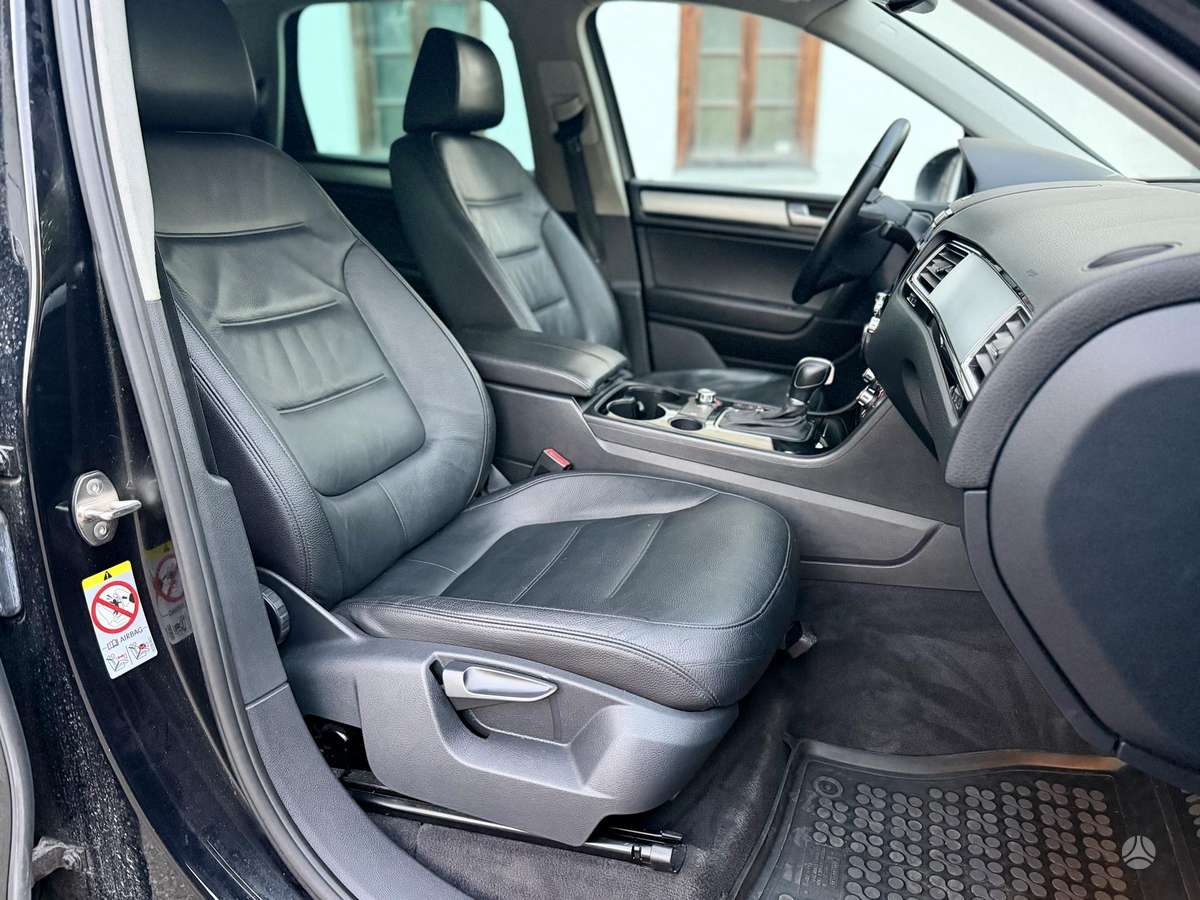 Volkswagen Touareg 2011 — photo 19