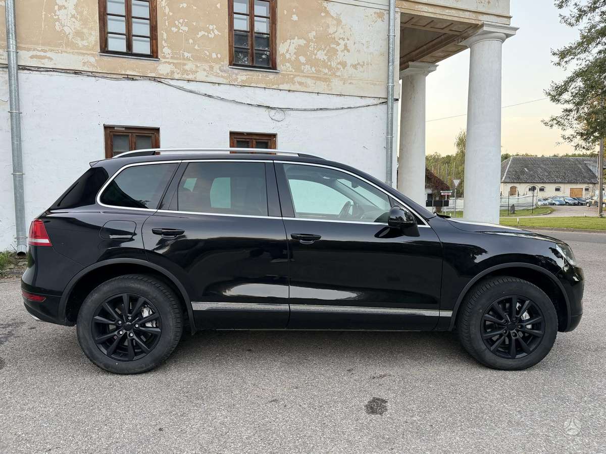 Volkswagen Touareg 2011 — photo 7