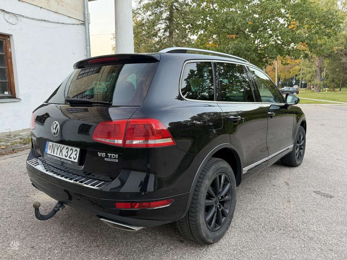 Volkswagen Touareg 2011 — photo 8