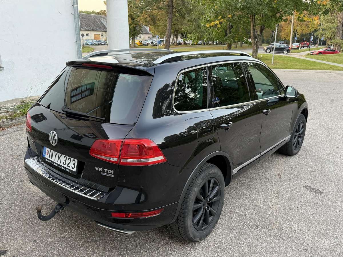 Volkswagen Touareg 2011 — photo 9