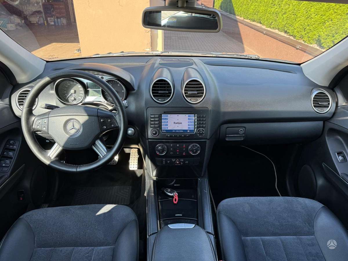 Mercedes-Benz ML320 2006 — photo 10