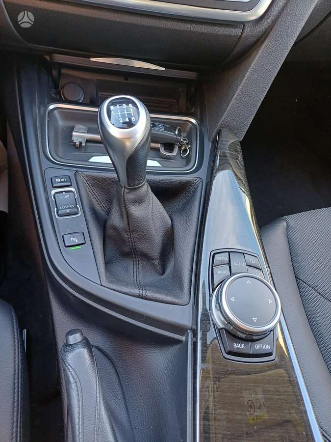 BMW 320 2015 — фото 12
