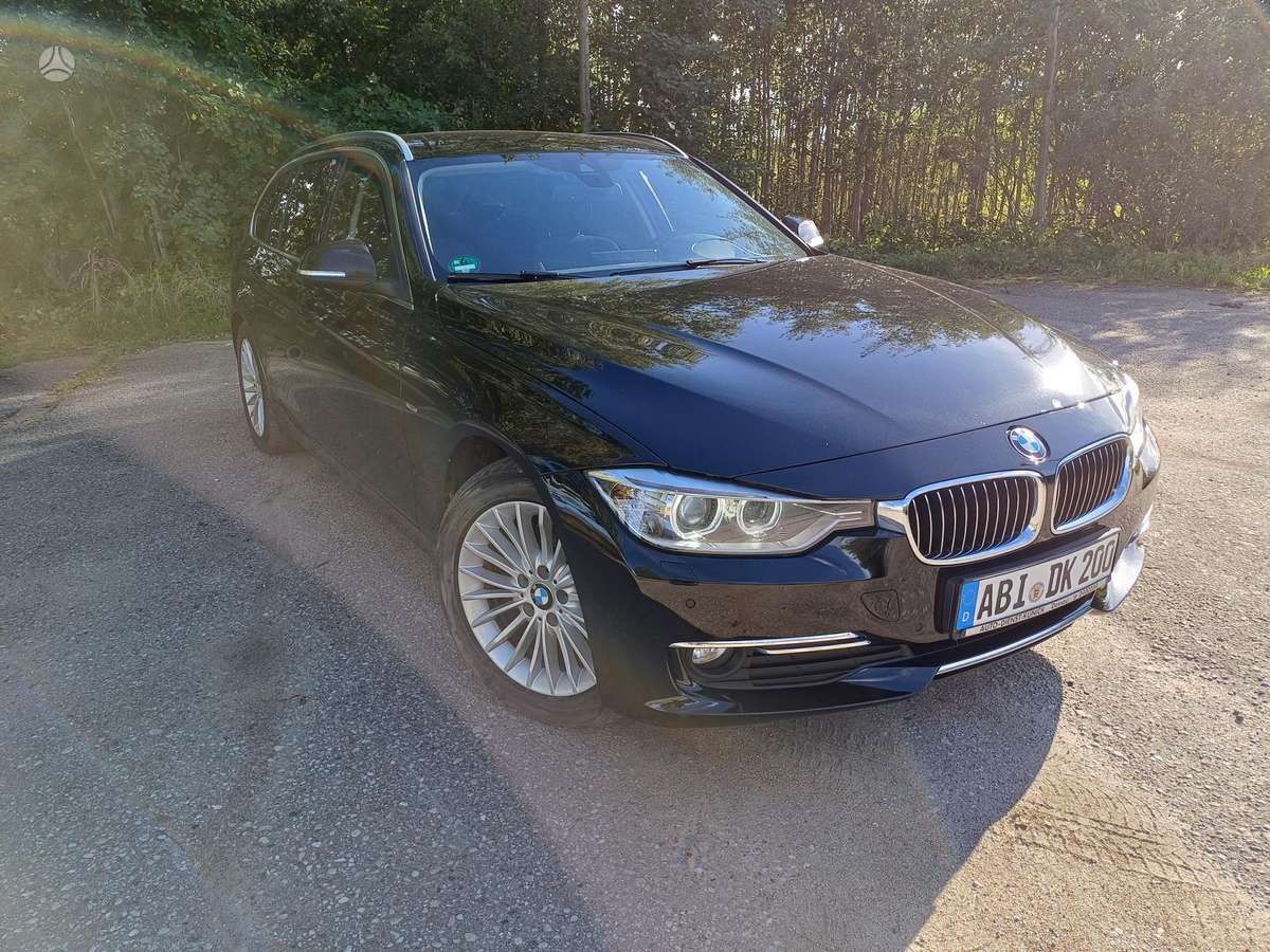 BMW 320 2015 — салон