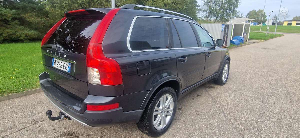 Volvo XC90 2010 — салон