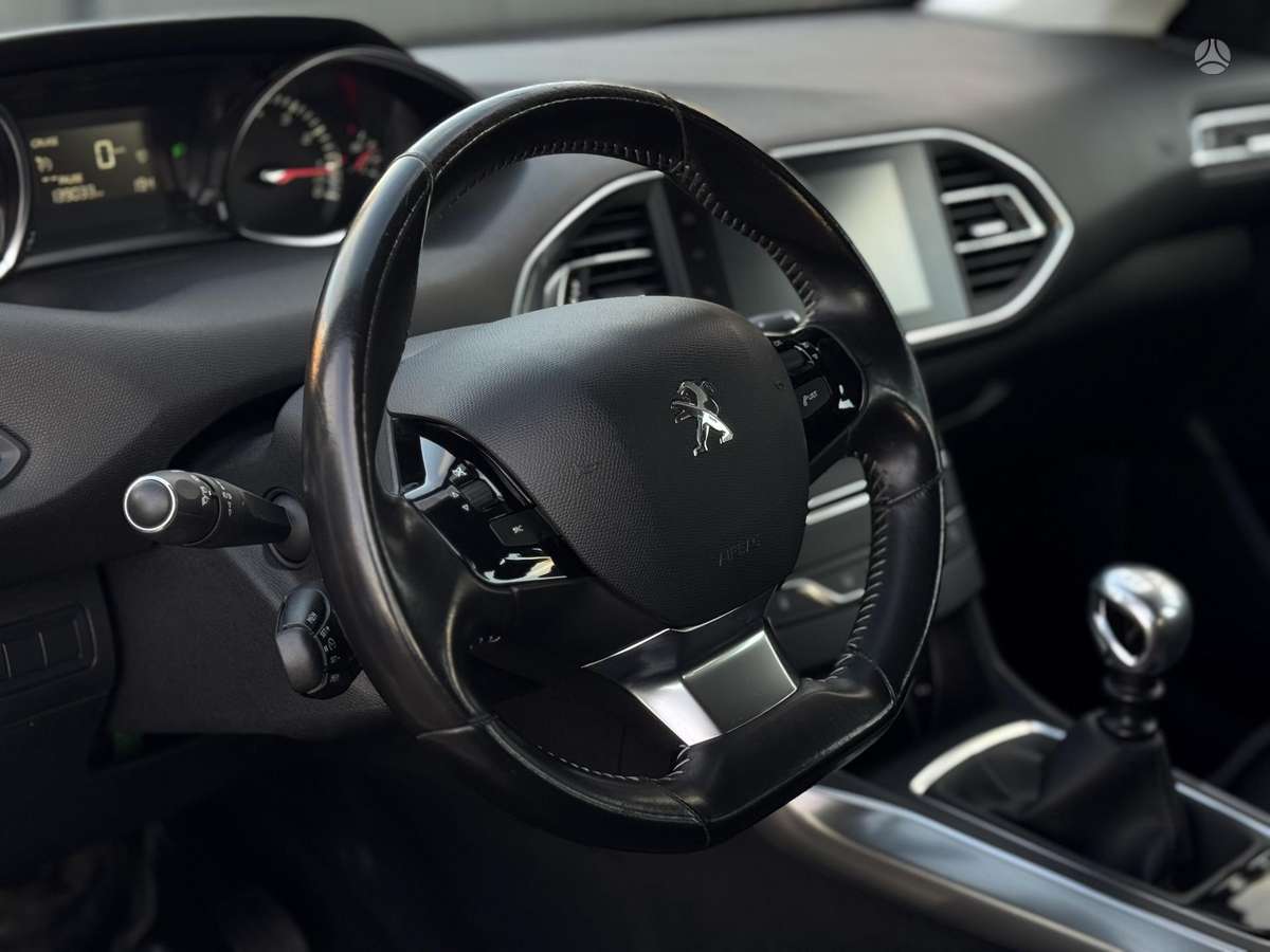 Peugeot 308 2015 — фото 10
