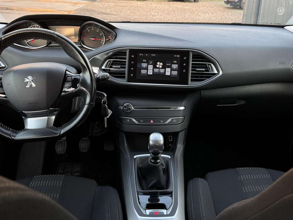 Peugeot 308 2015 — фото 11