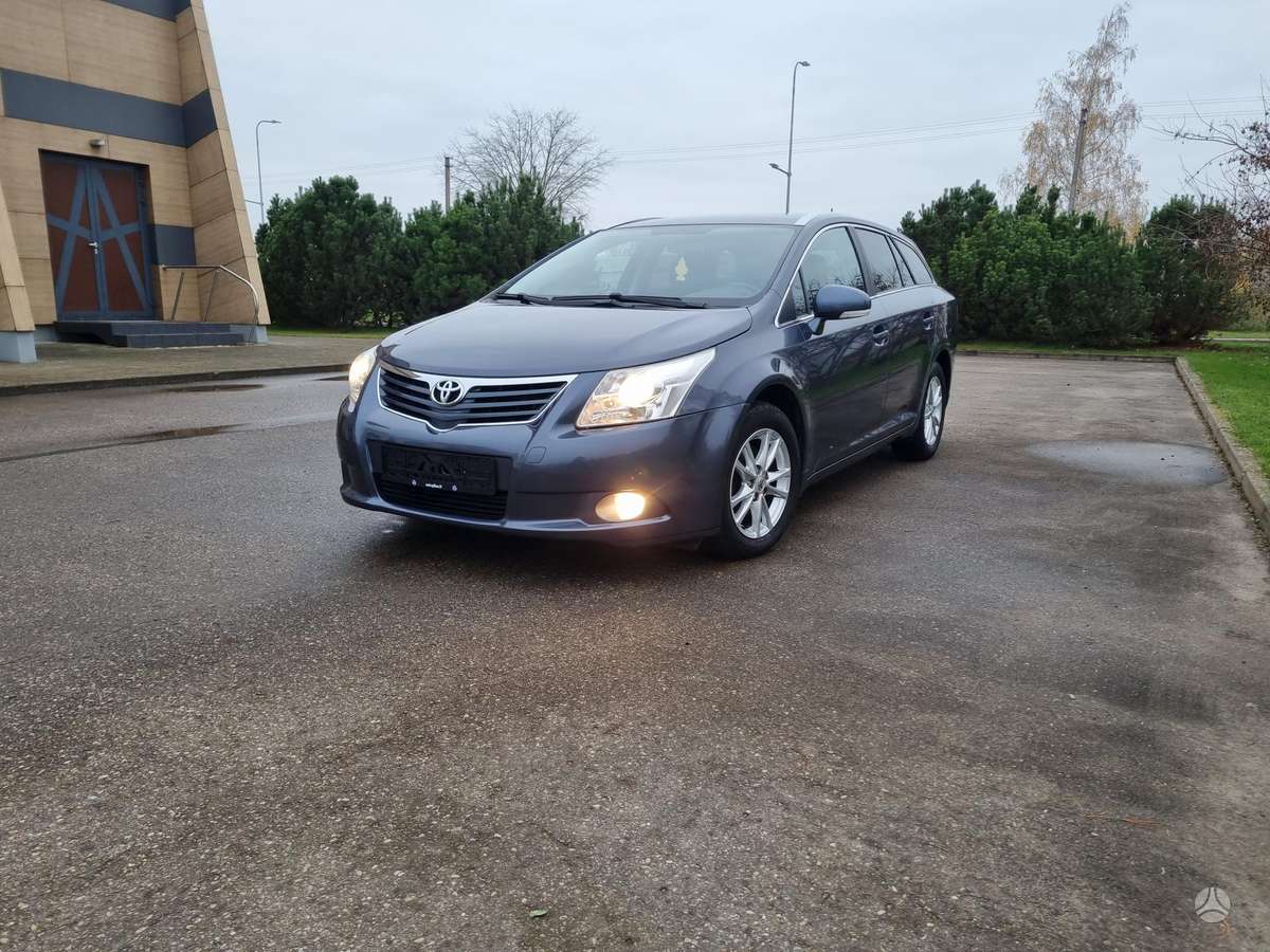 Toyota Avensis 2011 — авто для ЗСУ з Європи