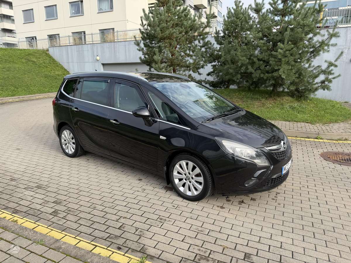 Opel Zafira 2012 — двигун 1600 cm³, 150 HP (110kW)