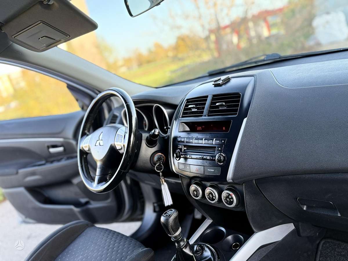 Mitsubishi ASX 2012 — photo 17