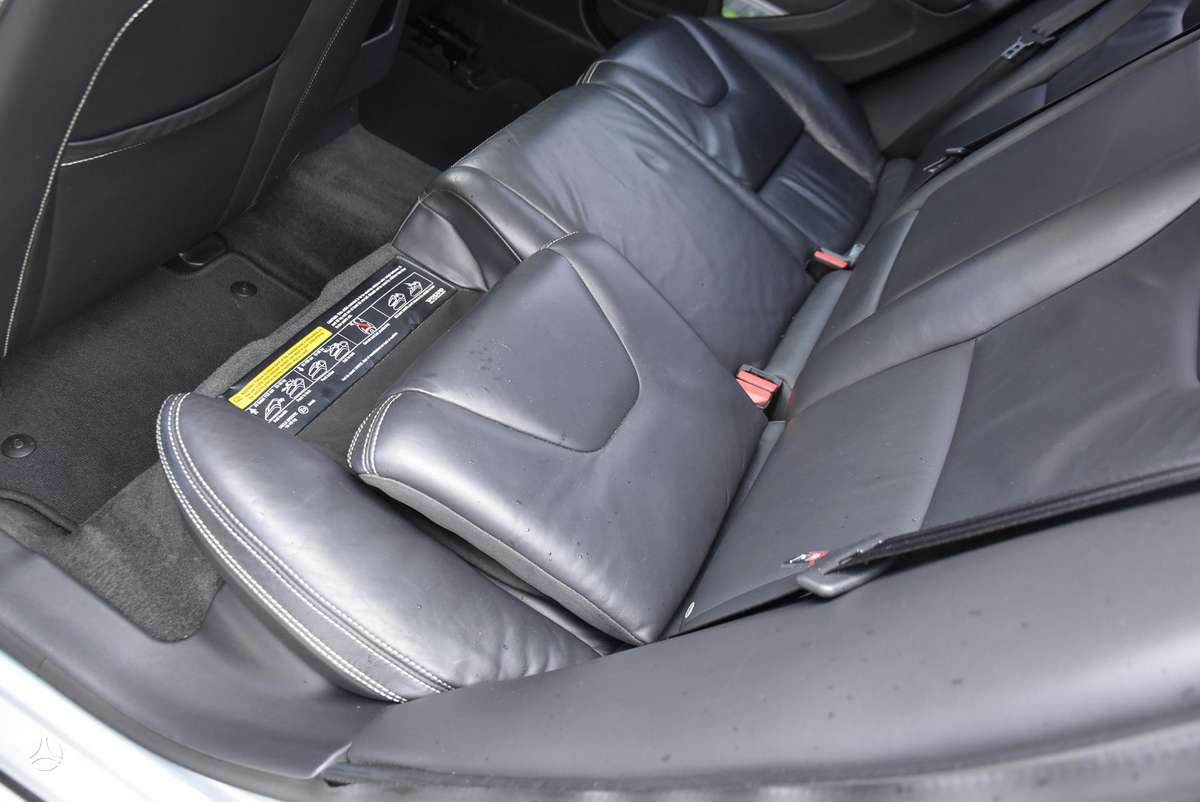 Volvo V60 2013 — photo 10