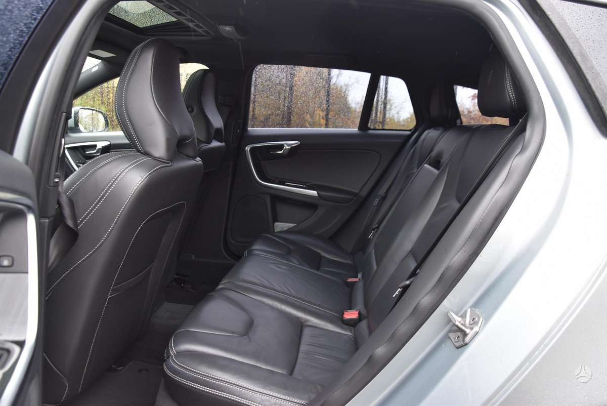 Volvo V60 2013 — photo 12