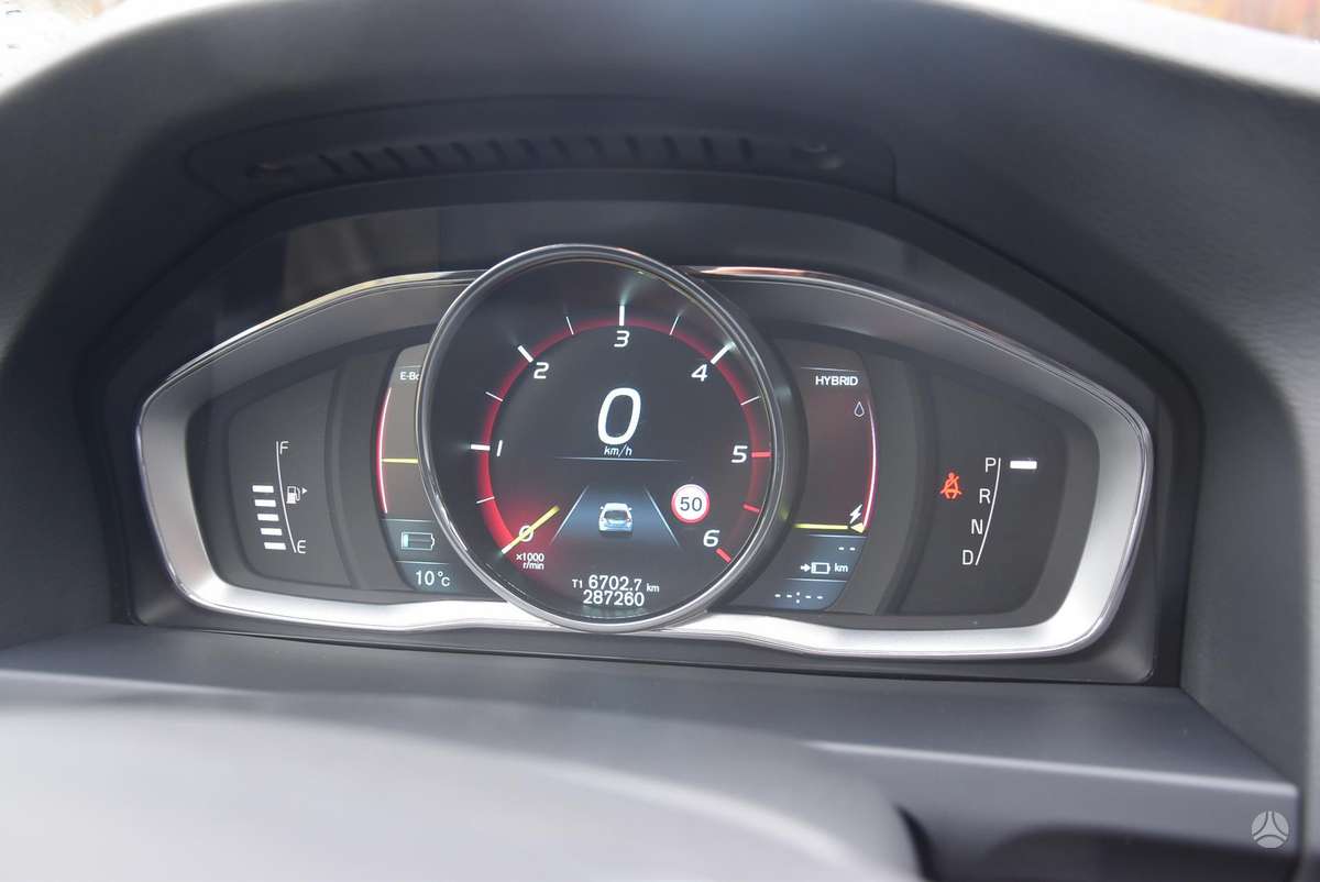 Volvo V60 2013 — photo 16