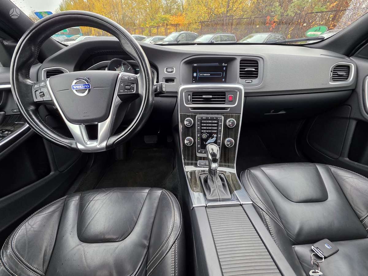 Volvo V60 2013 — photo 19