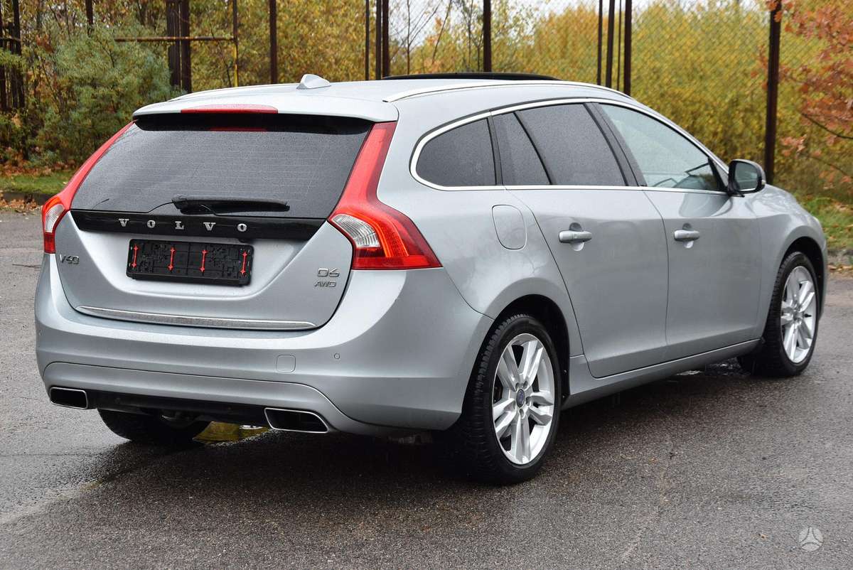 Volvo V60 2013 — rear view