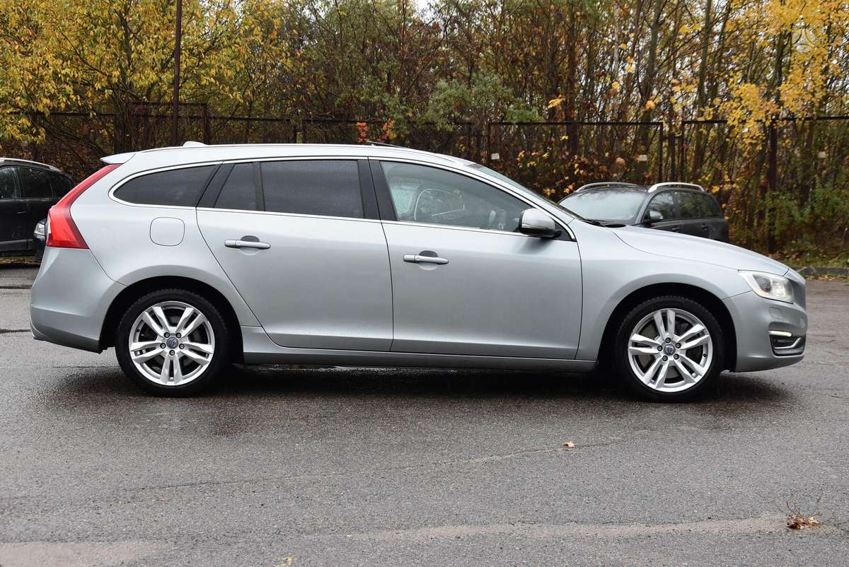 Volvo V60 2013 — photo 6