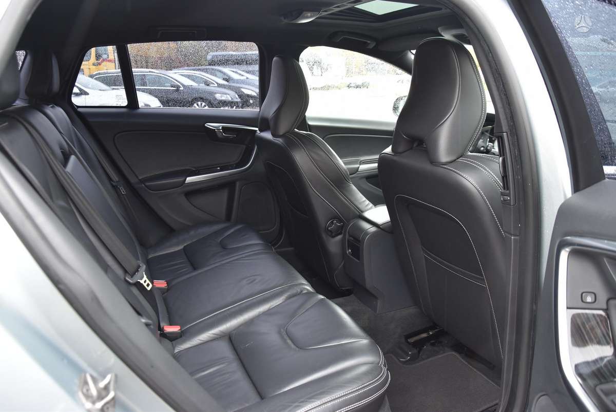 Volvo V60 2013 — photo 9