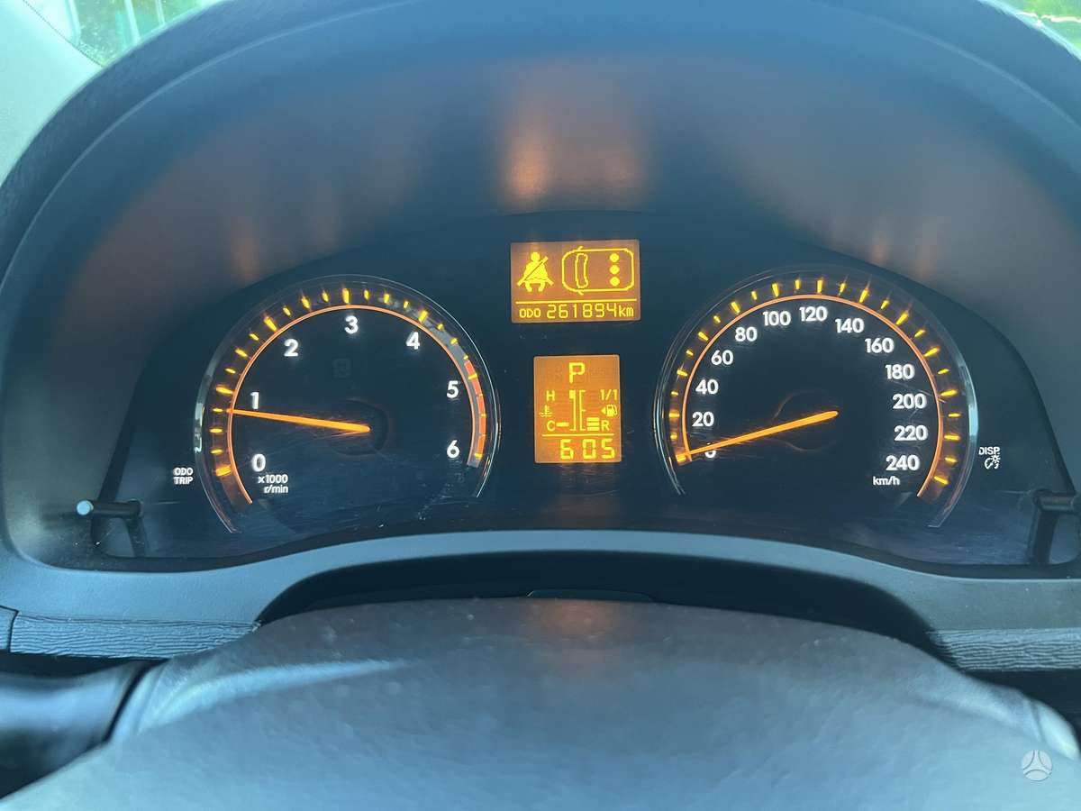 Toyota Avensis 2009 — photo 10