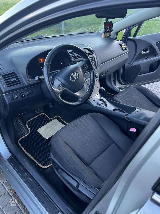 Toyota Avensis 2009 — photo 9