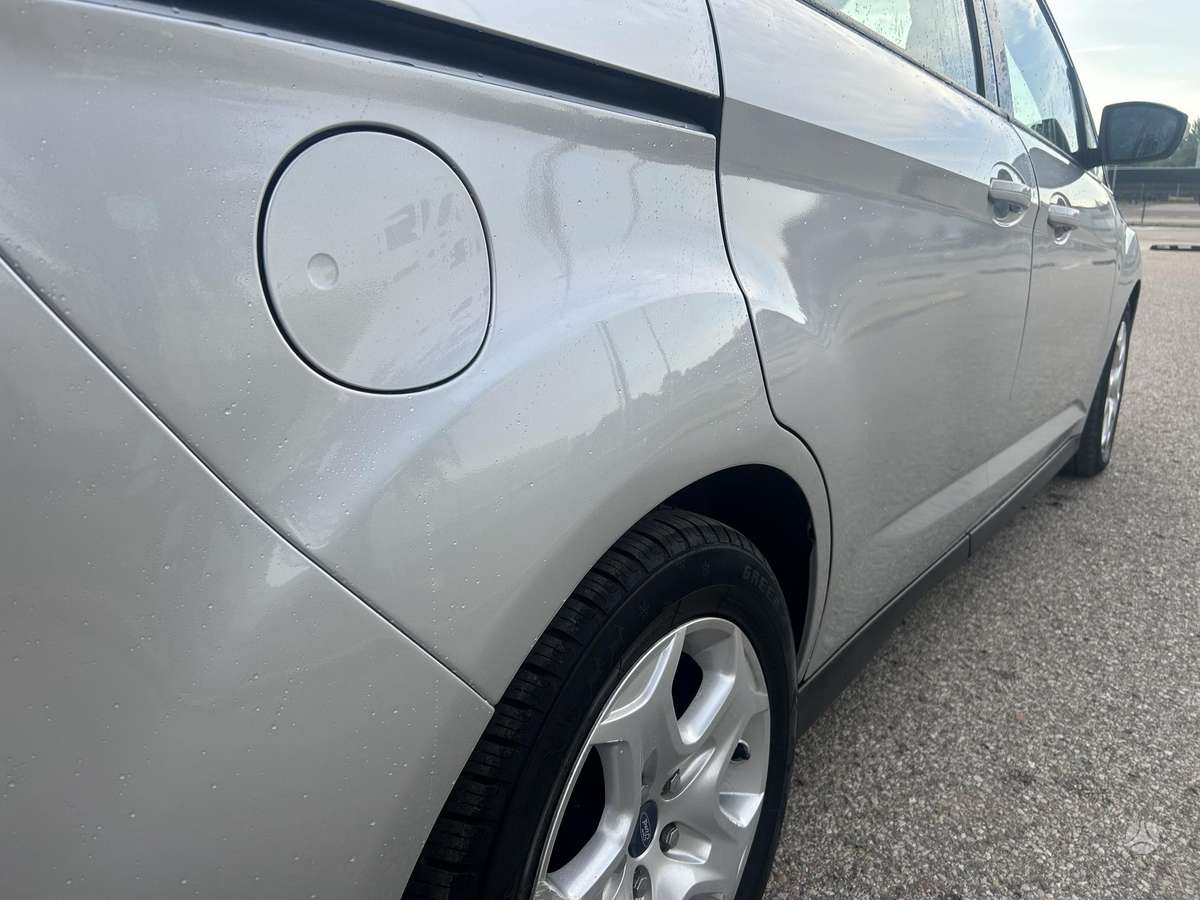 Ford Grand 2011 — photo 12