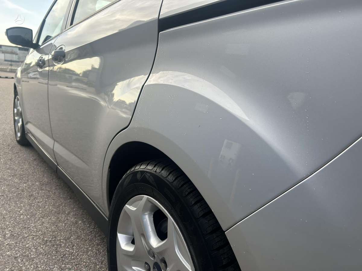 Ford Grand 2011 — photo 13