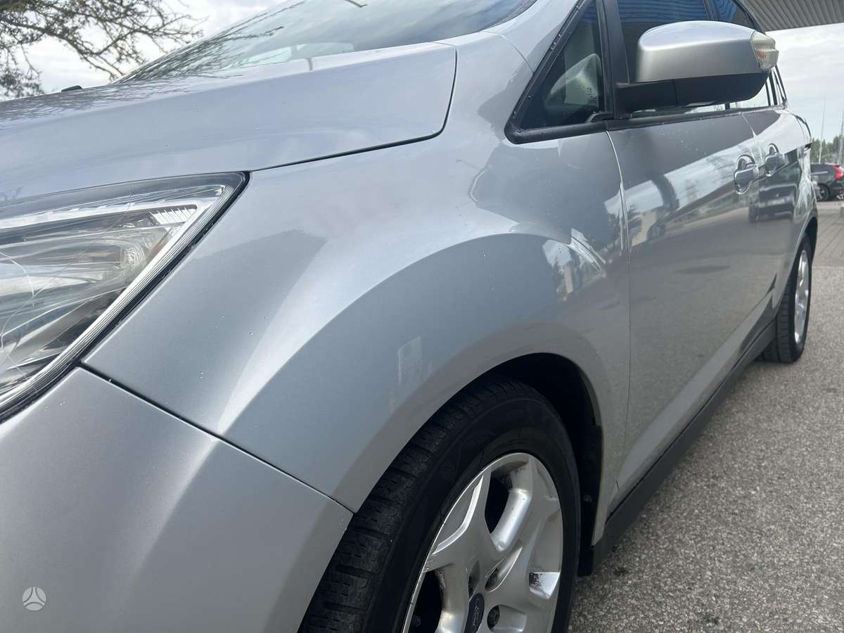 Ford Grand 2011 — photo 14