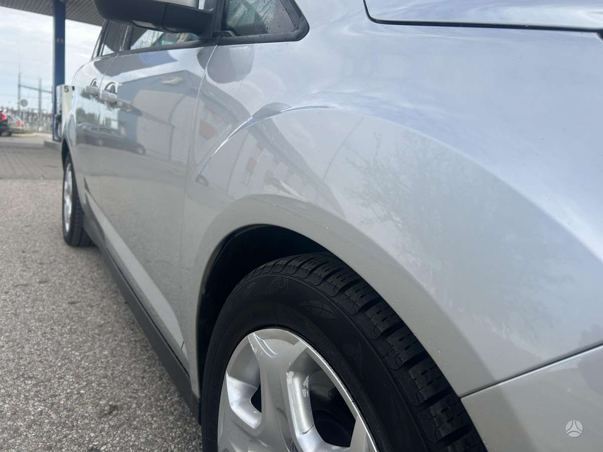 Ford Grand 2011 — photo 15