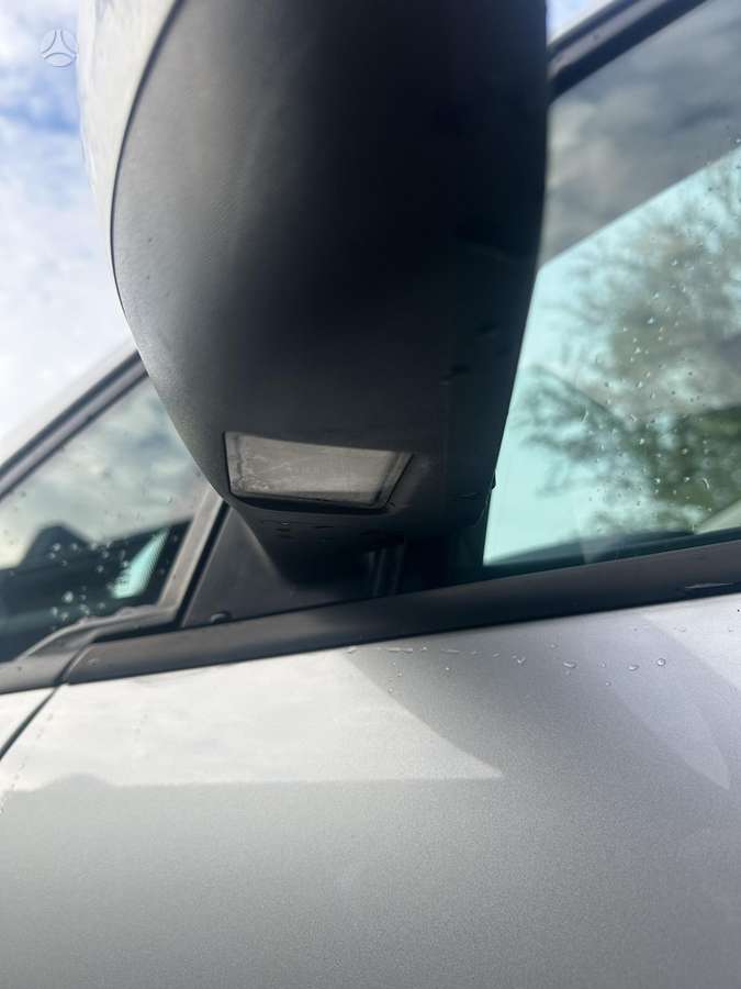 Ford Grand 2011 — photo 20