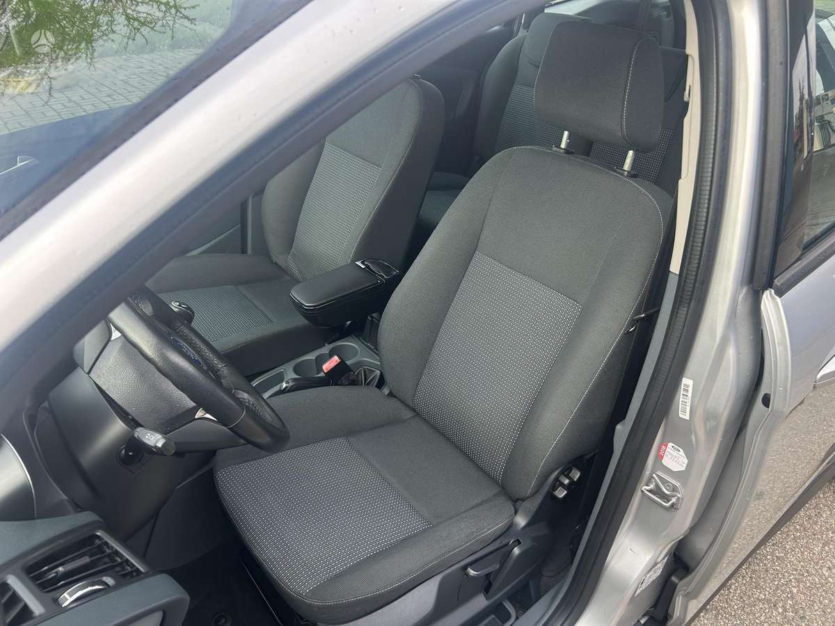 Ford Grand 2011 — photo 22