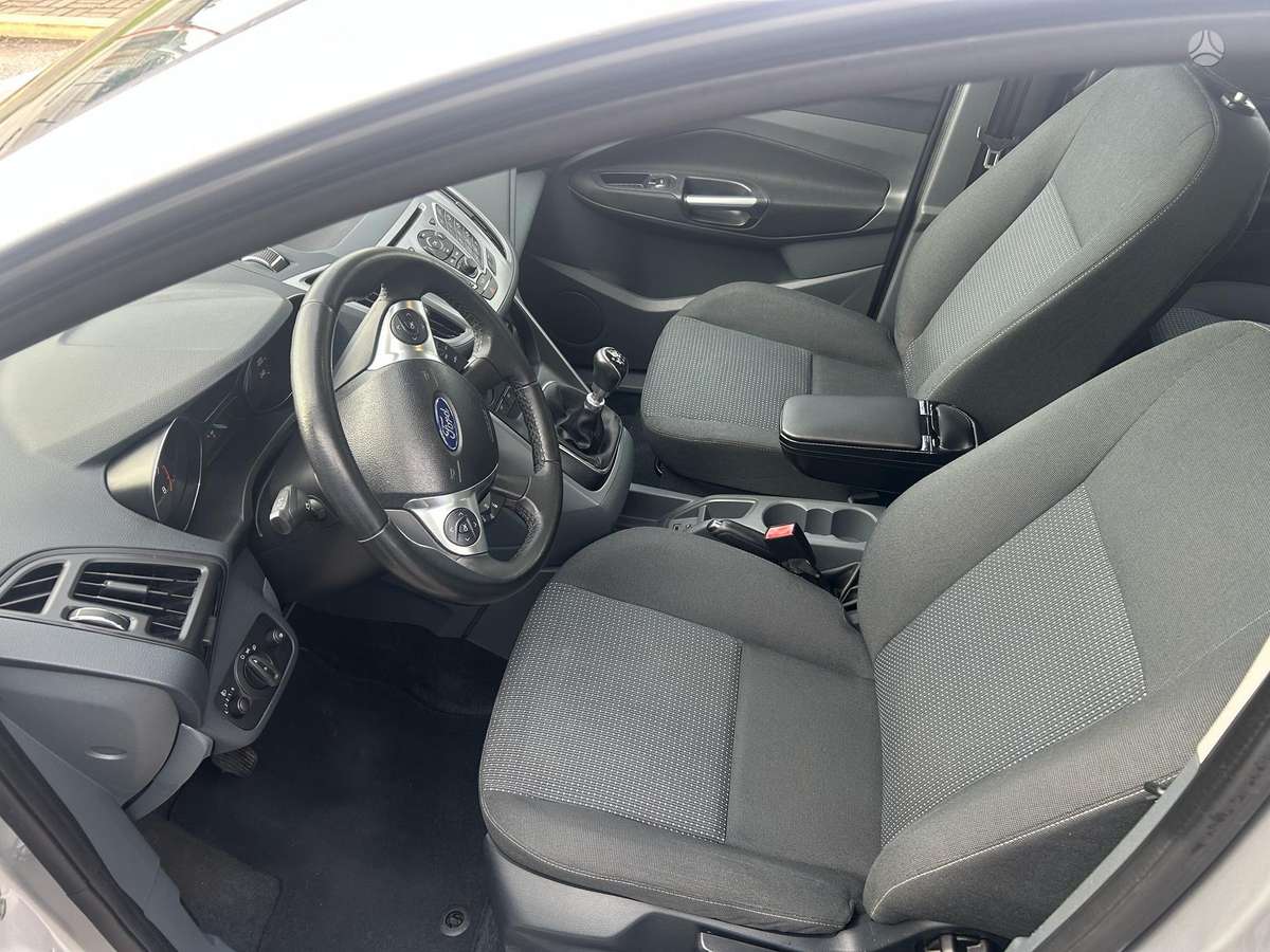 Ford Grand 2011 — photo 23