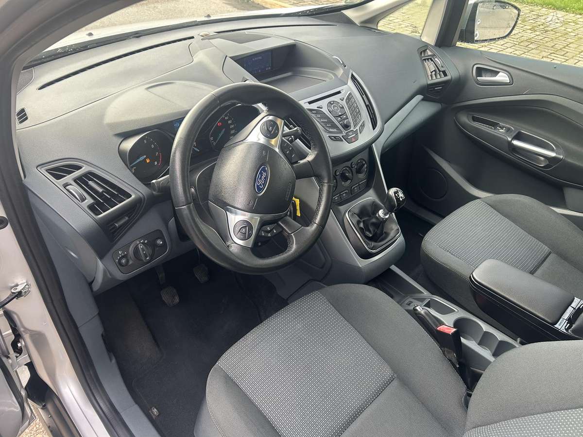 Ford Grand 2011 — photo 24