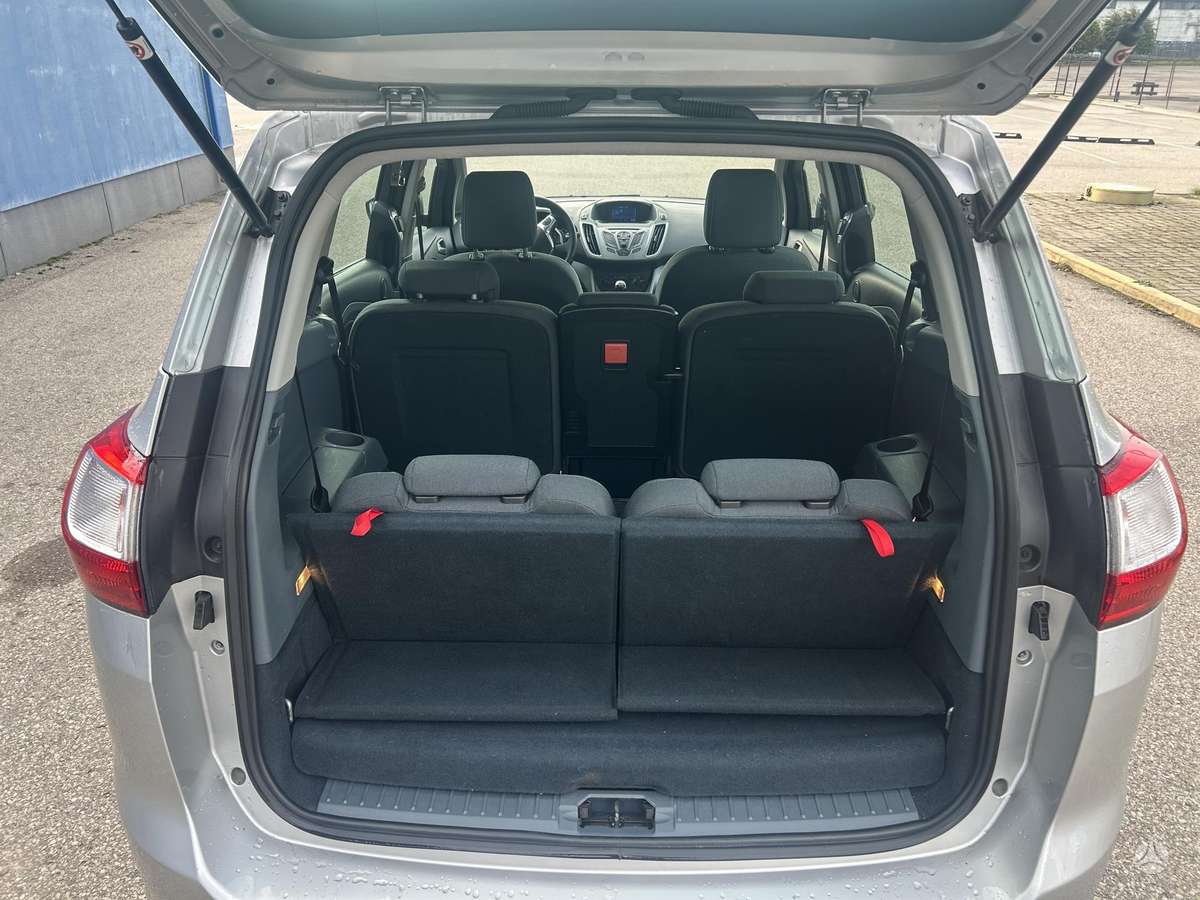 Ford Grand 2011 — photo 26