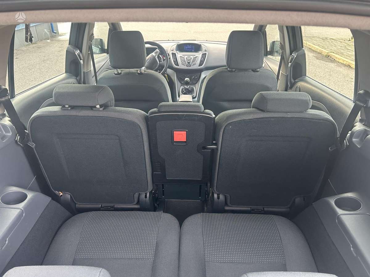 Ford Grand 2011 — photo 27