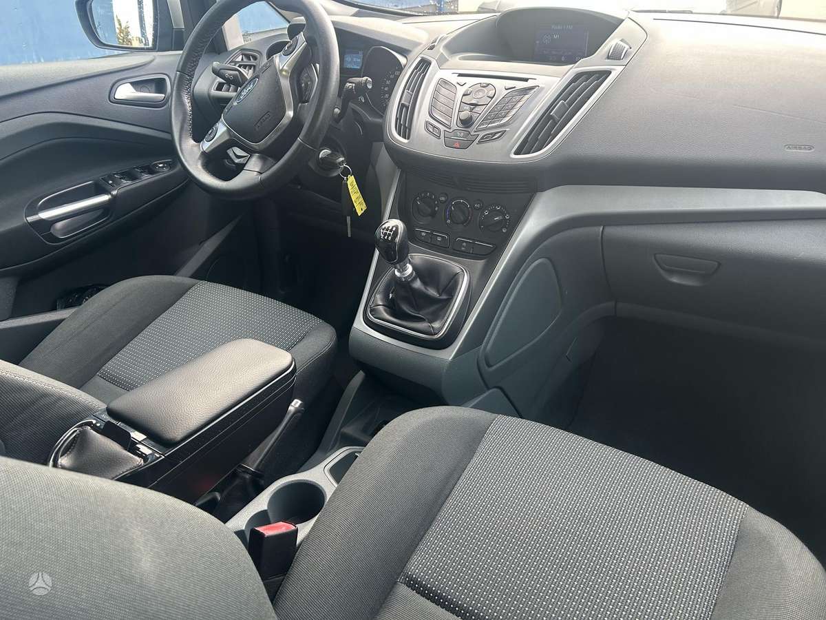 Ford Grand 2011 — photo 29