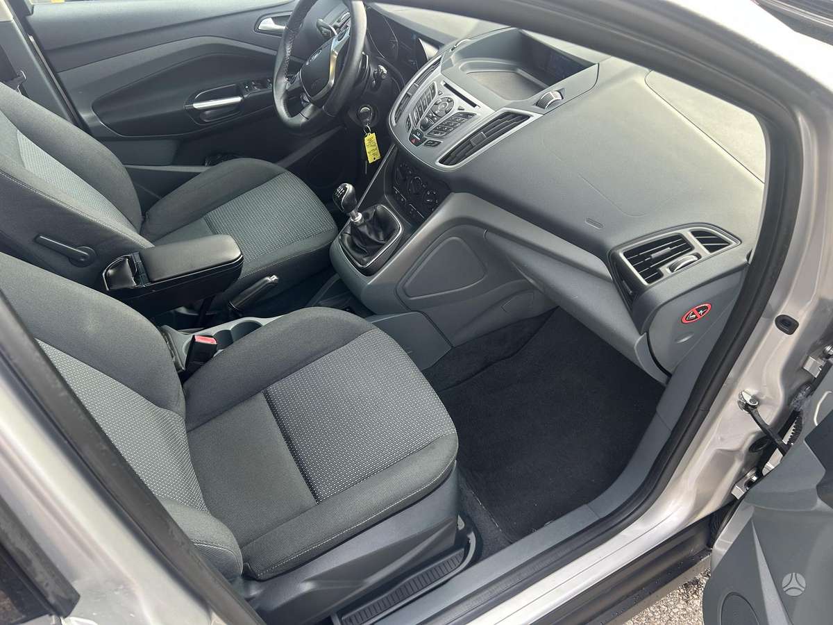 Ford Grand 2011 — photo 30