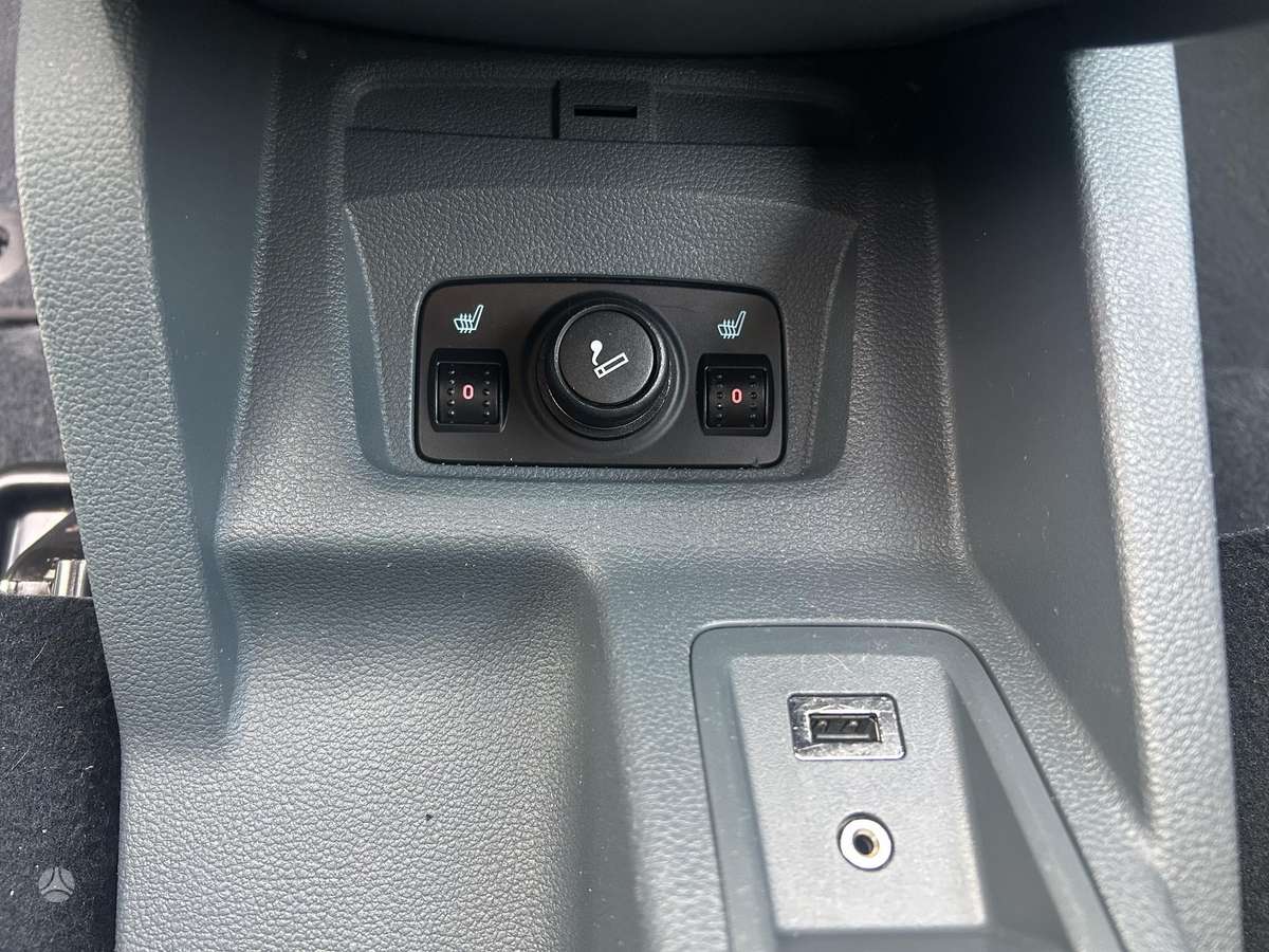 Ford Grand 2011 — photo 36