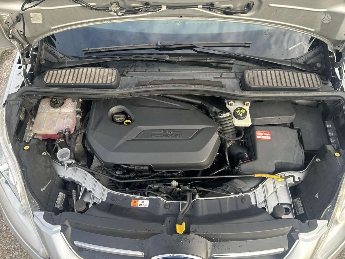 Ford Grand 2011 — photo 40