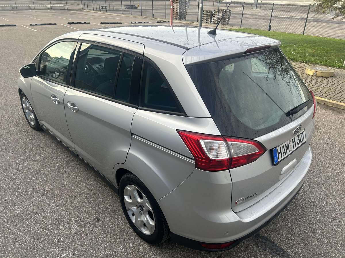 Ford Grand 2011 — photo 8