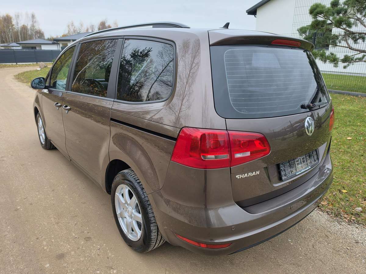 Volkswagen Sharan 2011 — photo 10