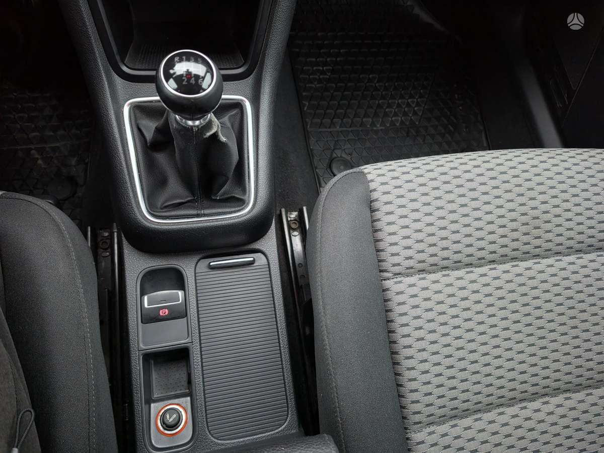 Volkswagen Sharan 2011 — photo 20
