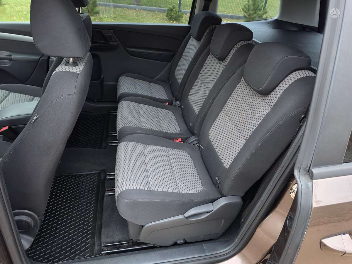 Volkswagen Sharan 2011 — photo 24