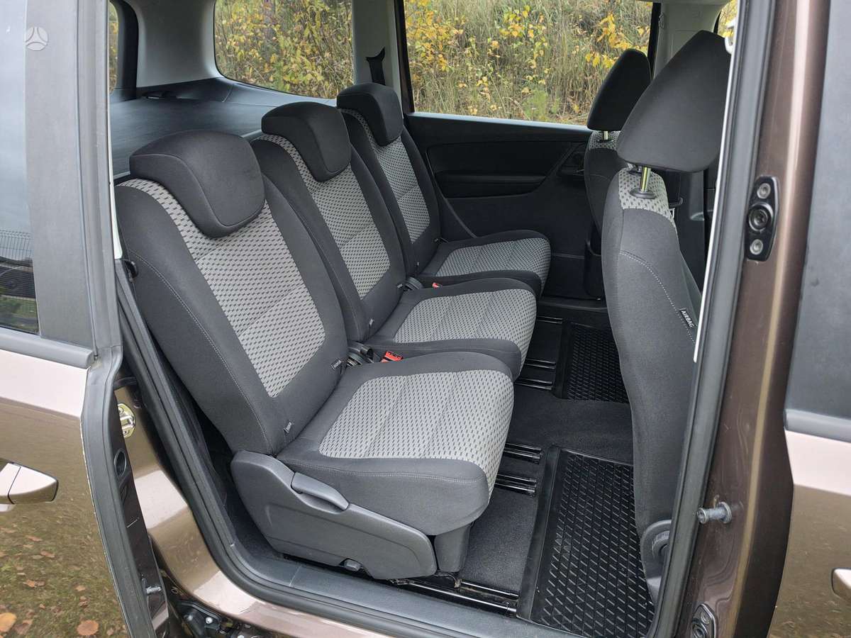 Volkswagen Sharan 2011 — photo 25