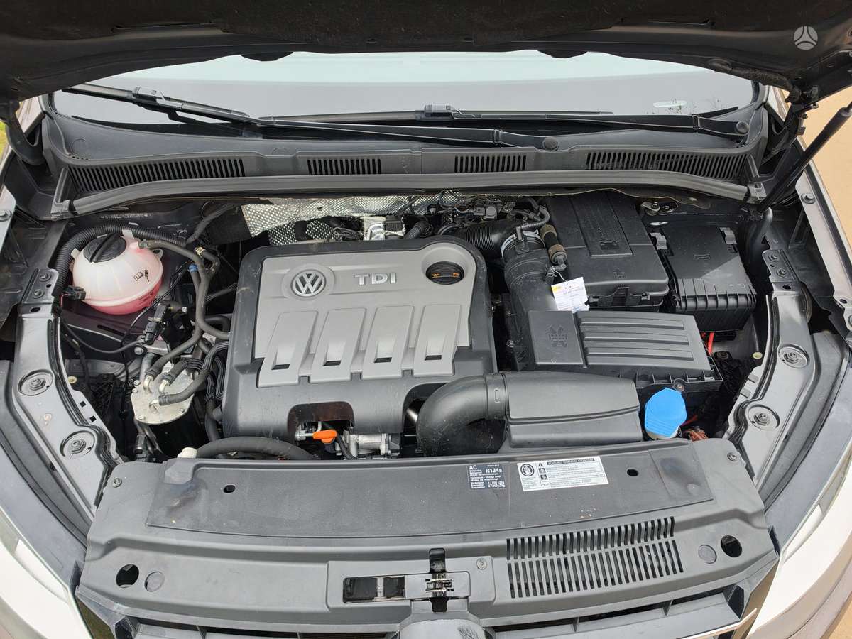 Volkswagen Sharan 2011 — photo 27