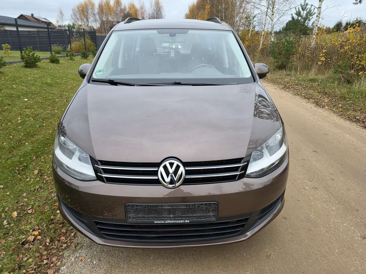 Volkswagen Sharan 2011 — interior