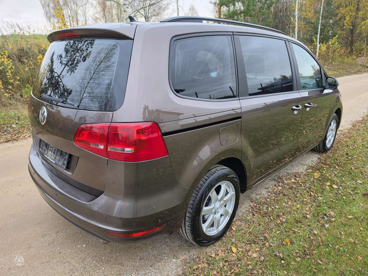 Volkswagen Sharan 2011 — photo 8