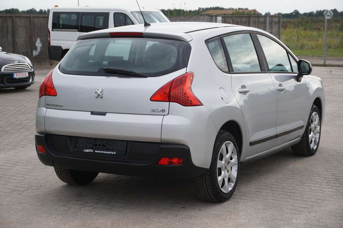 Peugeot 3008 2012 — двигун 1598 cm³, 120 HP (88kW)