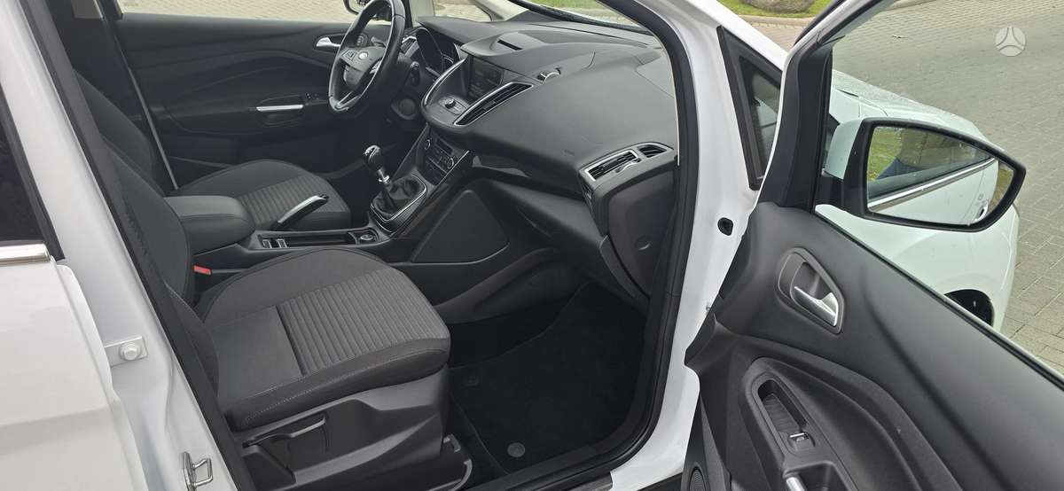 Ford C-MAX 2015 — photo 9