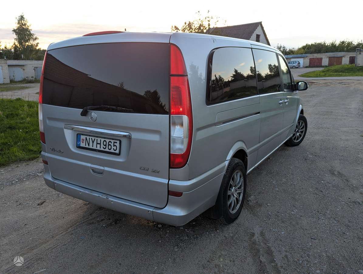 Mercedes-Benz Viano 2005 — interior